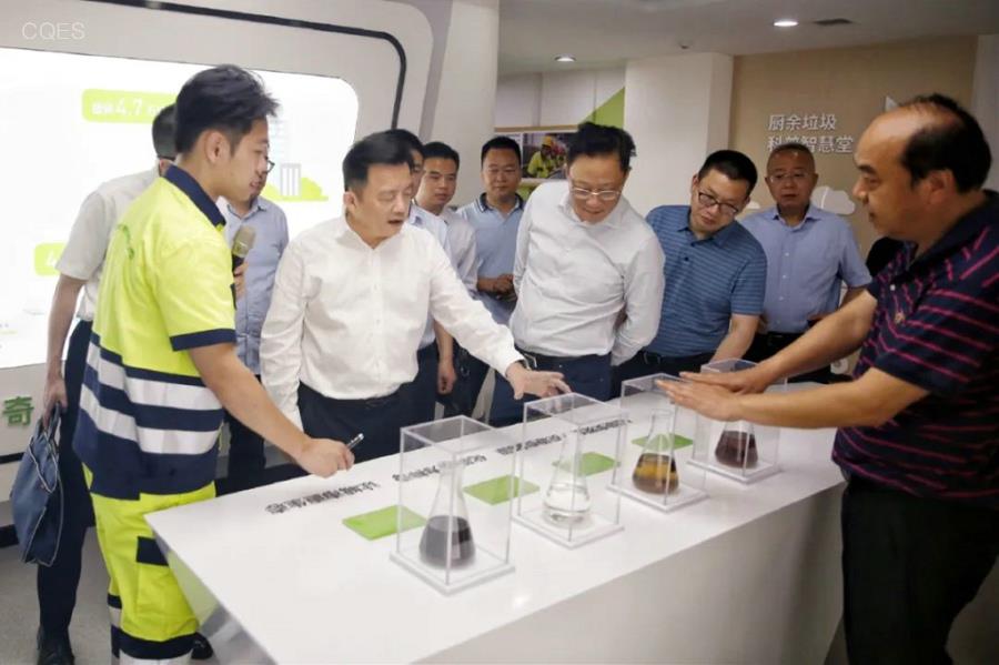 1.党委书记、董事长陈速在洛碛餐厨垃圾处理厂.jpg 1.党委书记、董事长陈速在洛碛餐厨垃圾处理厂.jpg